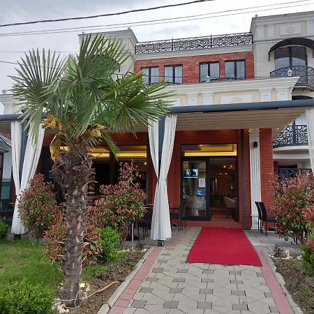 Conti Hotel & Restaurant Gjakova Dış mekan fotoğraf